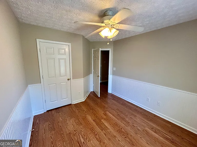 1061 Athena Ct — Photo 17