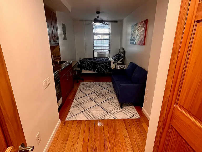 140 E 31st St #12 — Photo 3
