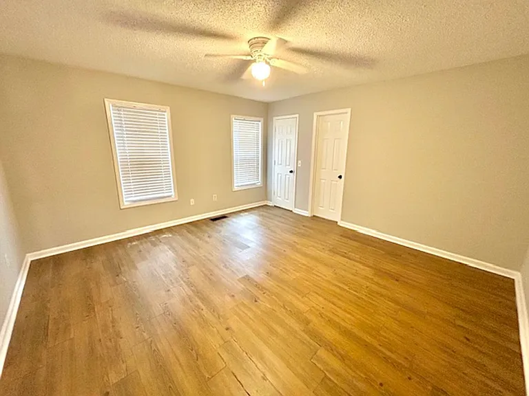 119 Crescent Cir — Photo 17