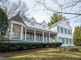 10201 Grovewood Way, Fairfax, VA 22032