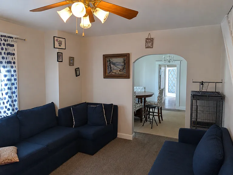 527 Franklin Ave — Photo 5