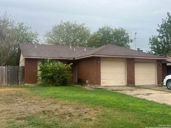 5711 Lochmoor, San Antonio, TX 78244