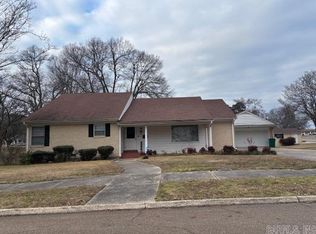 1106 Combs St, El Dorado, AR 71730