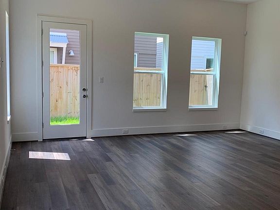 5th image of 7506 Carver Rd #B