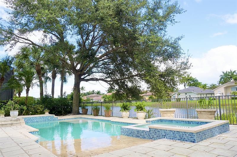1st image of 15646 Messina Isles Ct