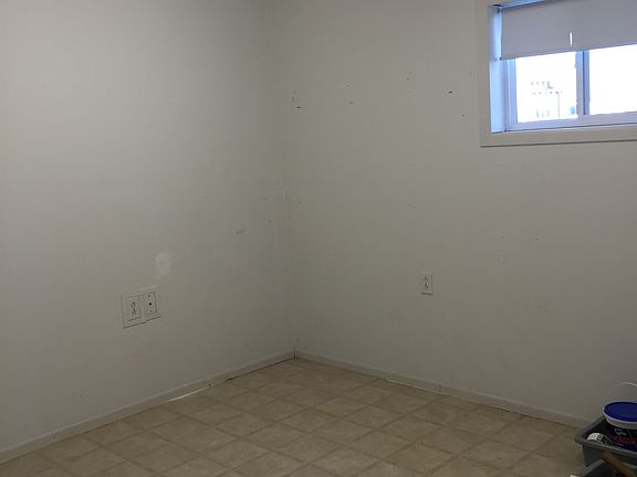 Room off entryway picture 2