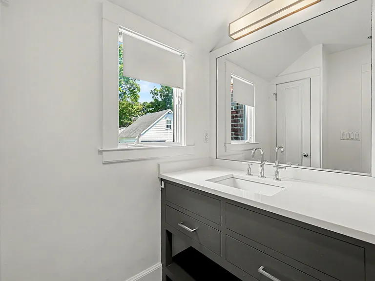 12 Rockview Dr — Photo 24