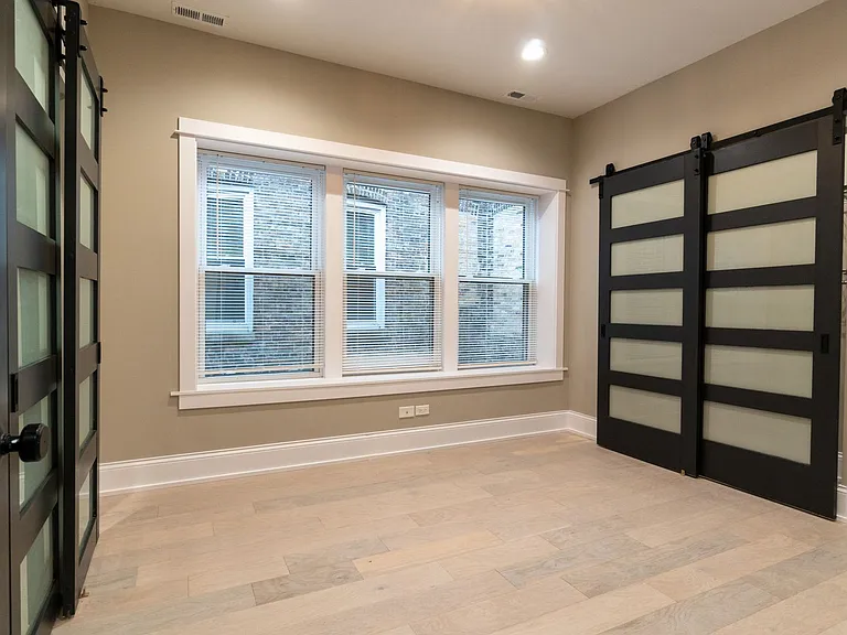 4745 N Beacon St #3S — Photo 29