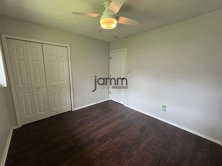 5250 Mills Creek Ln — Photo 18