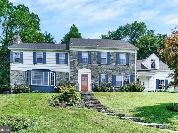 1001 Farquhar Dr, York, PA 17403