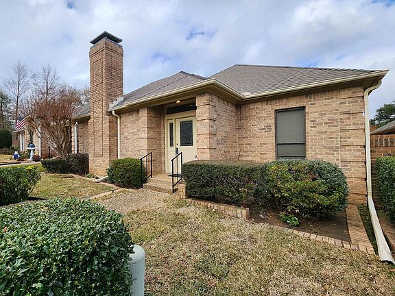 2nd image of 517 Hyde Park Dr