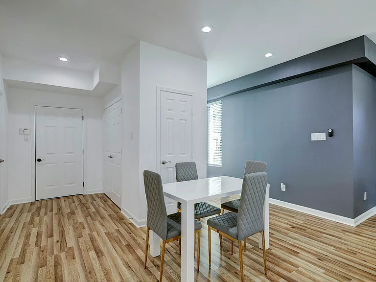 5126 Lyndhurst Dr #B — Photo 12