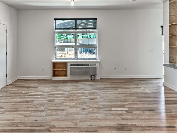 2nd image of 1313 Cuming St APT 307