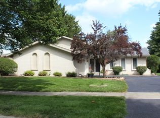 617 Melrose Ln, Beecher, IL 60401