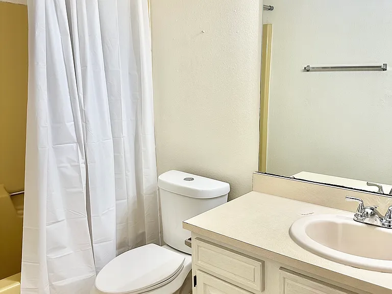 2305 N Grand Ave #B — Photo 27