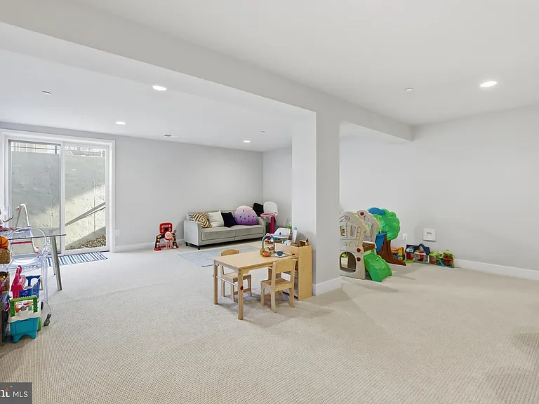 9725 Lantana Way — Photo 46