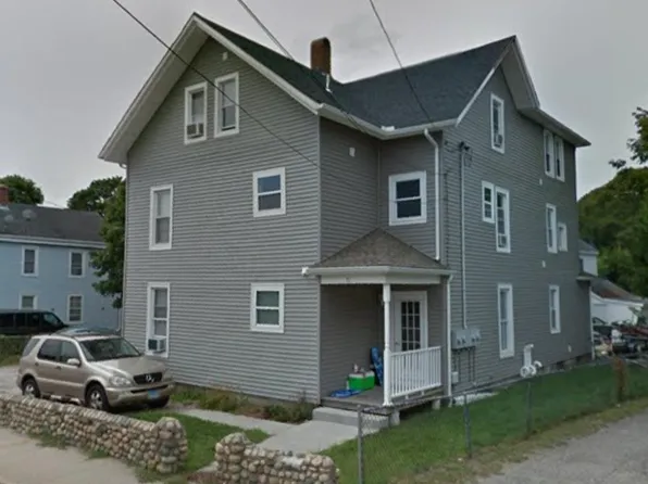 71 Mechanic St #2, Pawcatuck, CT 06379