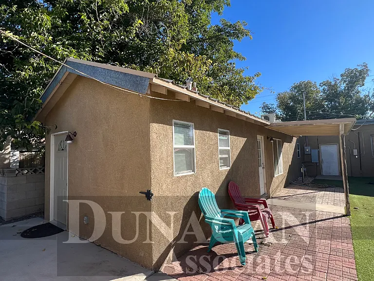 408 N Mesa St #A & B — Photo 1