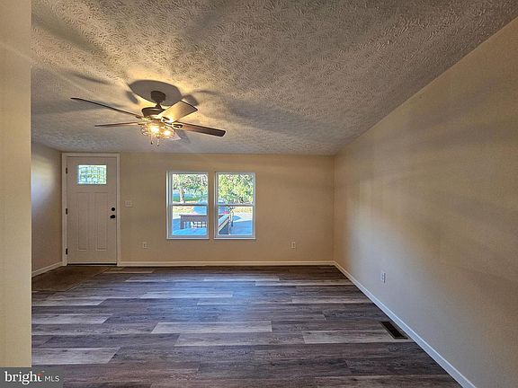 3rd image of 12618 Mahogany St