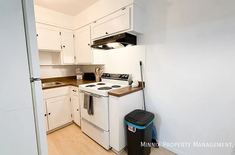 5005 Avenue W #2 — Photo 10