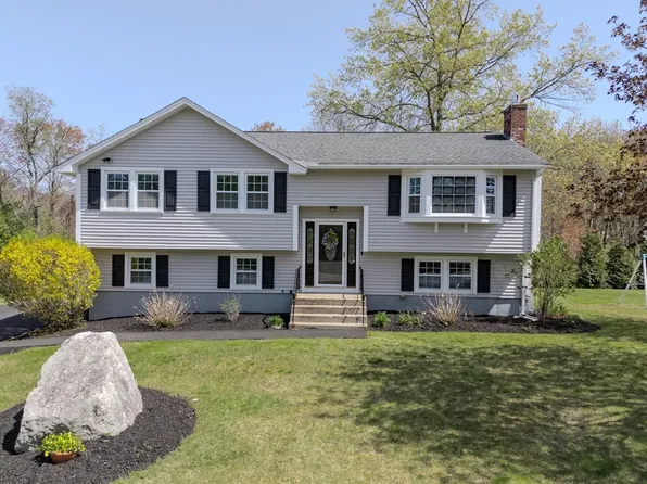 17 Carter Dr, Chelmsford, MA 01824