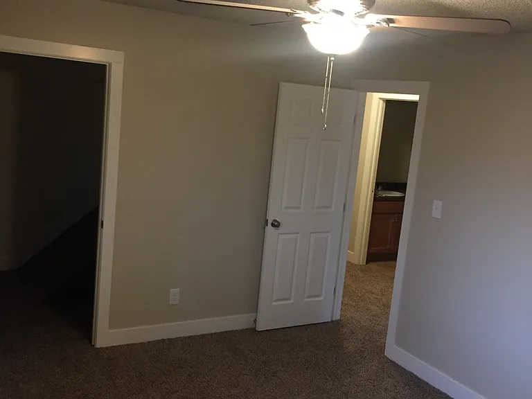 Updated 2 Bedroom Townhome for Rent in Loveland: Shared Garage, Patio, Washer/Dryer Hookups — Photo 8