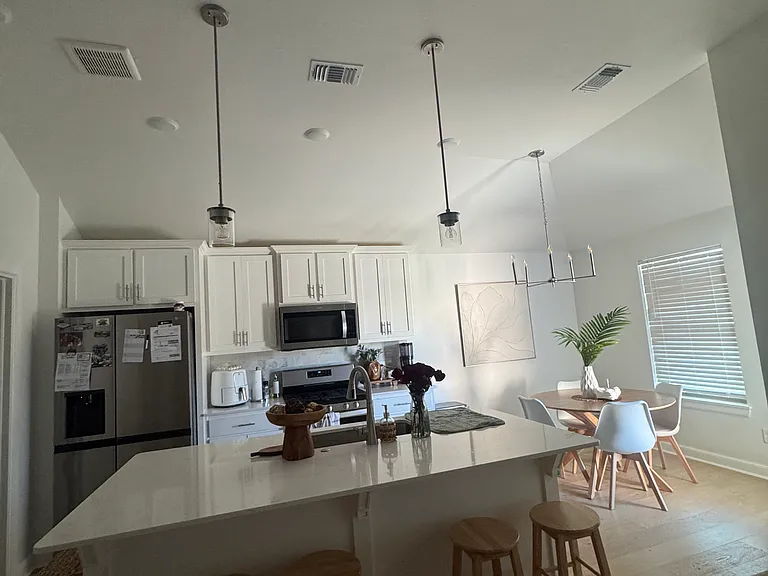 261 Megan Ln — Photo 3
