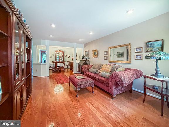 5th image of 708 Harrowgate Ln #66