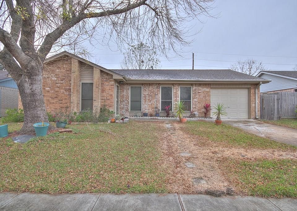 1st image of 1018 W Brompton Dr