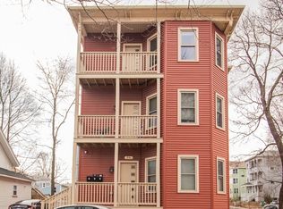 26 Vinson St, Worcester, MA 01605
