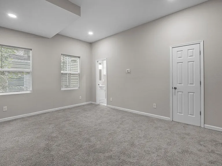 126 Linden Avenue — Photo 17