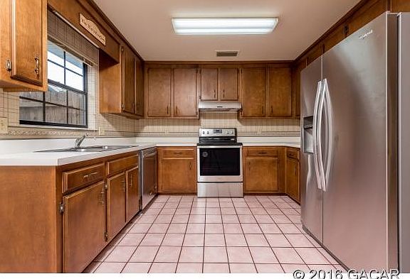 4th image of 6002 NW 37th Dr