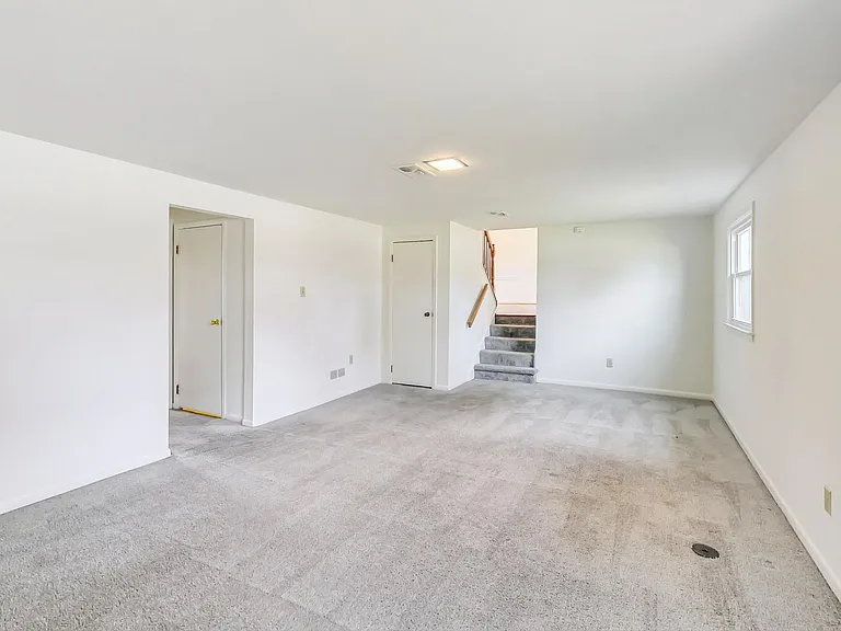 1208 Pinewood Dr — Photo 29