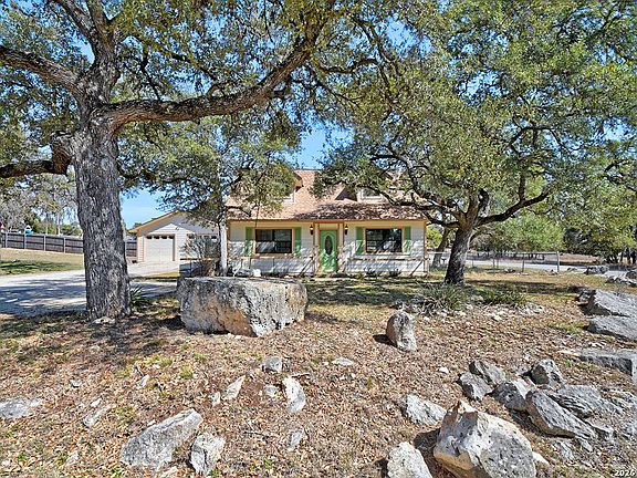 2nd image of 1009 Tanglewood