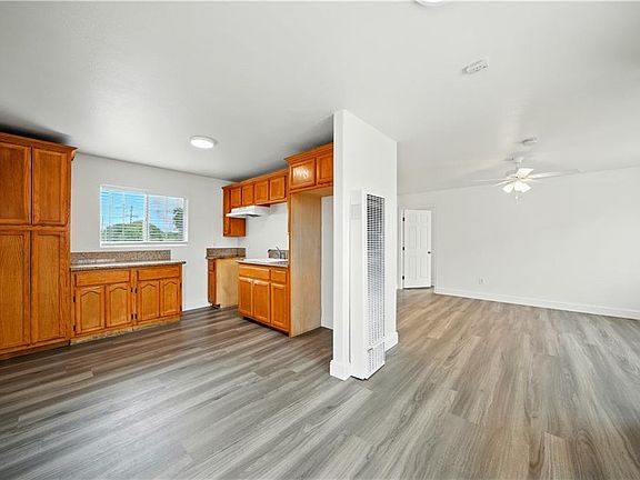 5th image of 5166 McCallum Ave #C