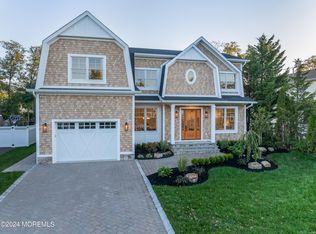 557 Ocean Rd, Spring Lake, NJ 07762