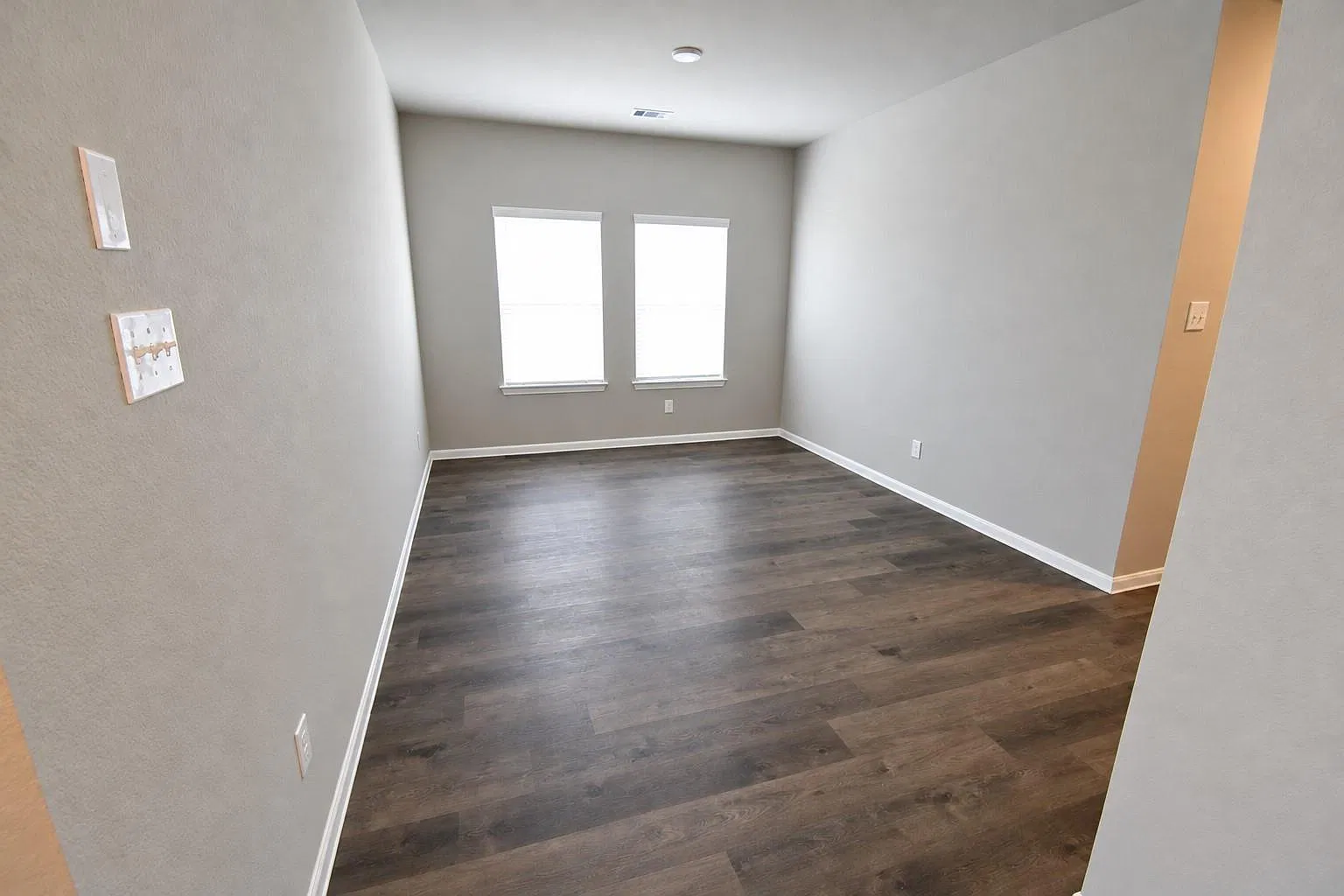 3 bed, 2.5 bath, 1740 sqft, $2,000 — Photo 2