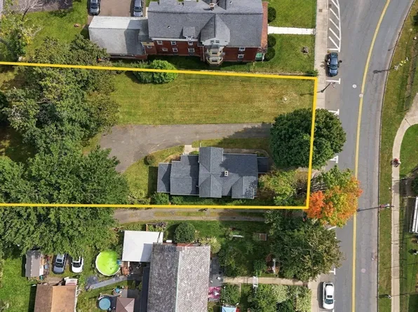 126 Main St, South Hadley, MA 01075