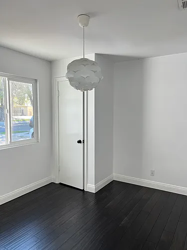 19106 Cantara St Photo 1