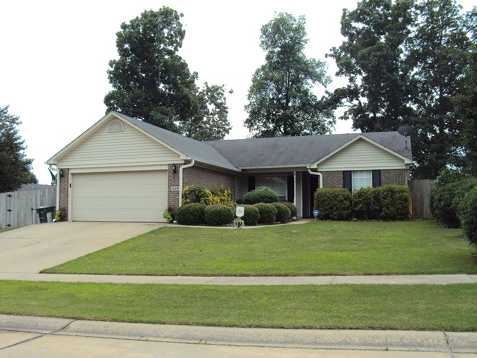 1st image of 1609 Kensington Dr