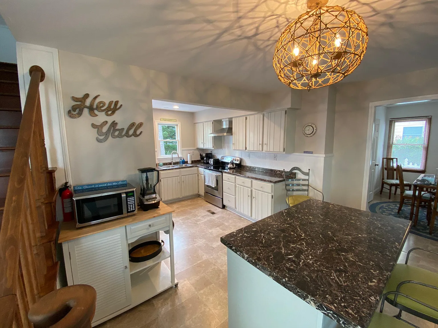 5 bed, 1900 sqft, $3,250 — Photo 3