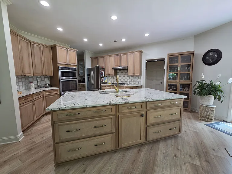 1210 Beacon Hill Xing — Photo 13