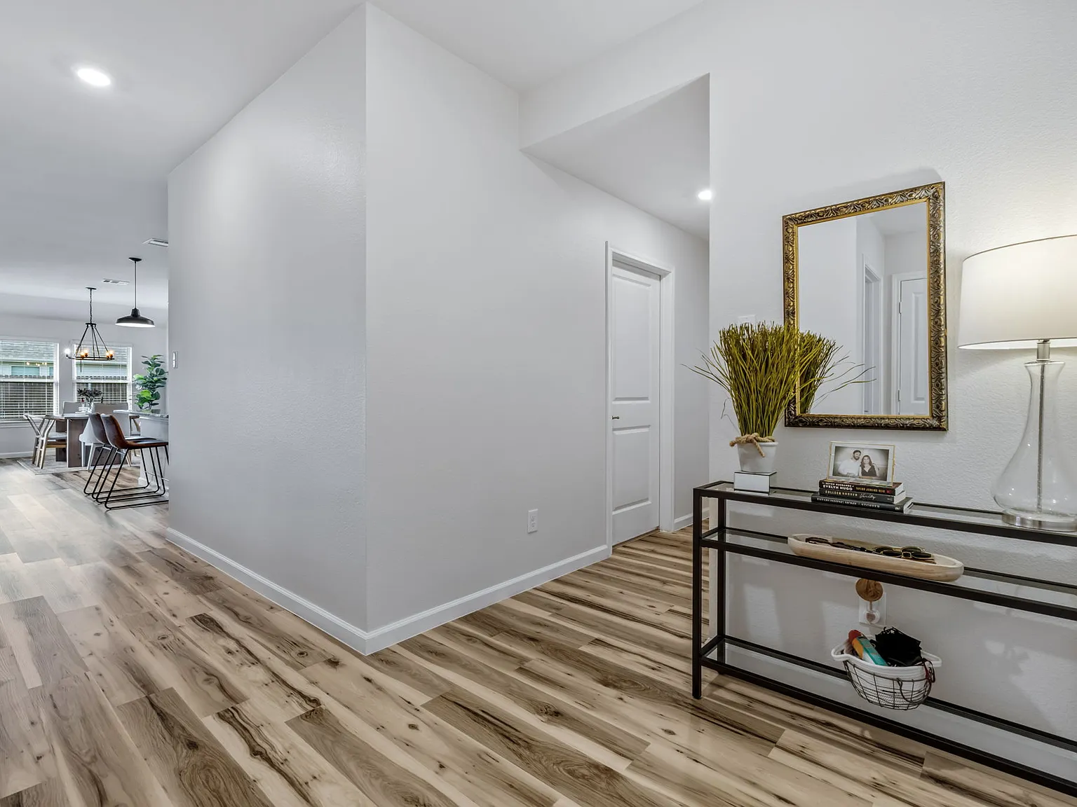 4 bed, 1794 sqft, $2,300 — Photo 2