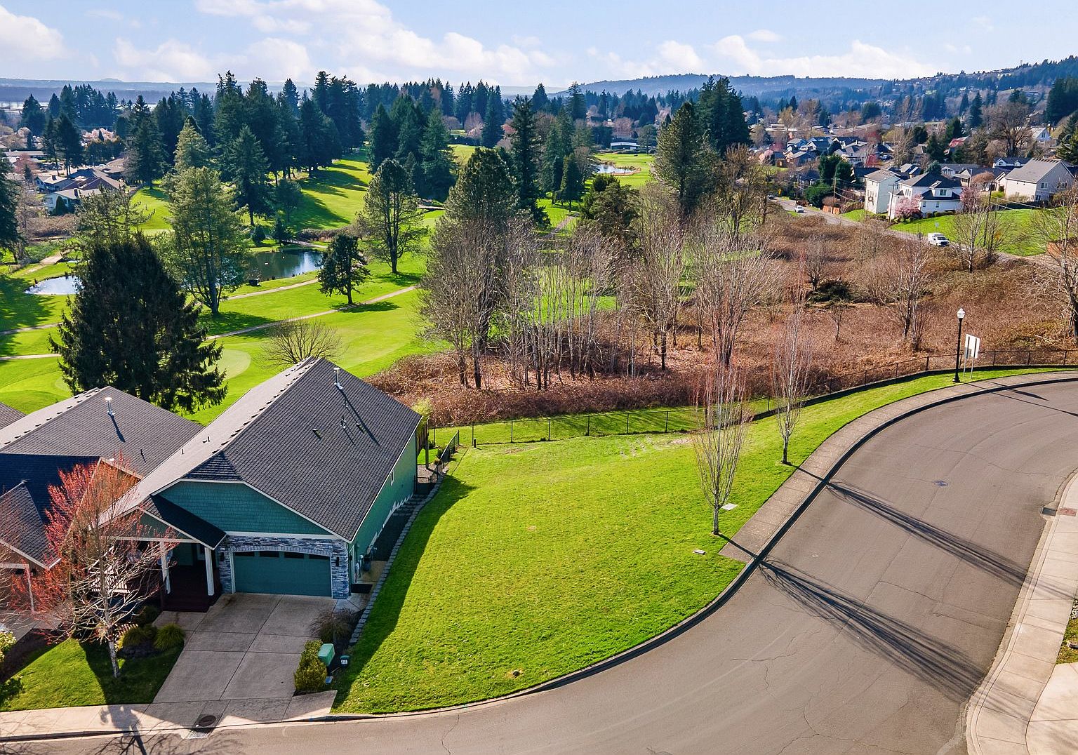 925 Fairway Dr