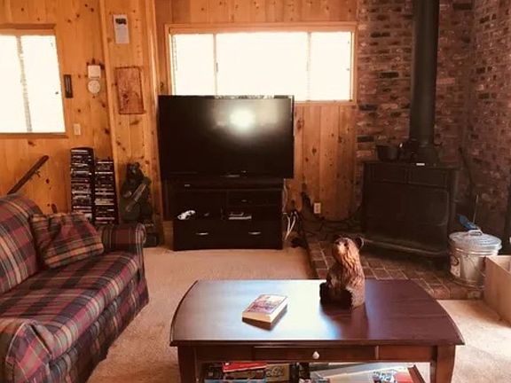 2nd image of 600 Oak Knoll Circle Dr