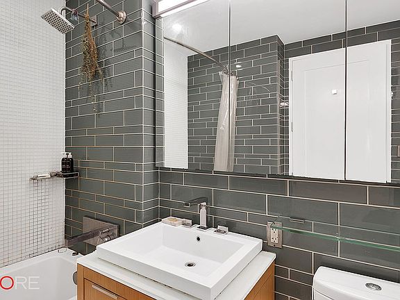 5th image of 22 N 6th St APT 22E