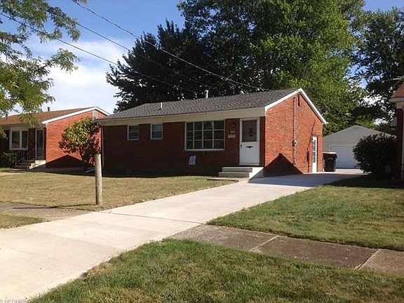 2nd image of 917 Livermore Ln