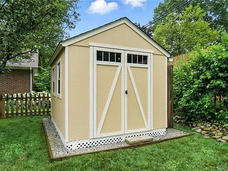 108 Napoleon Dr — Photo 54