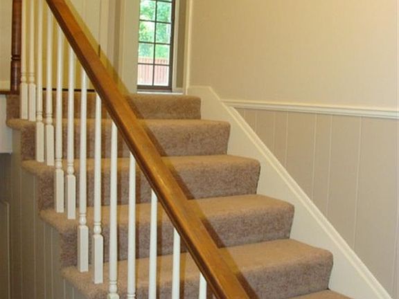 3rd image of 1501 Chaucer Dr