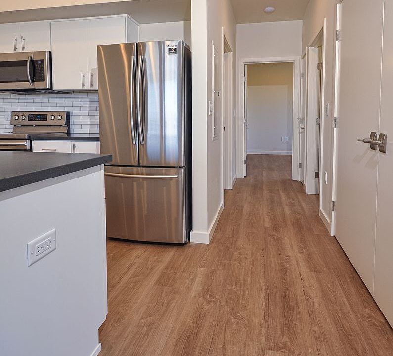 1st image of 1542 Myers Ln #203